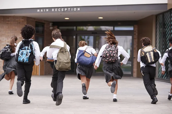 How Can Security Guards Improve Perceptions of Safety in Private Schools?